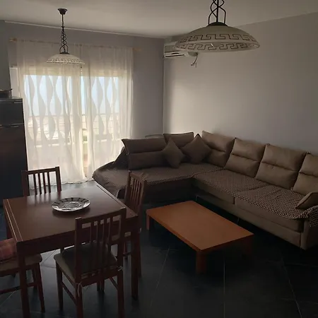 Beachfront In Golem Apartment